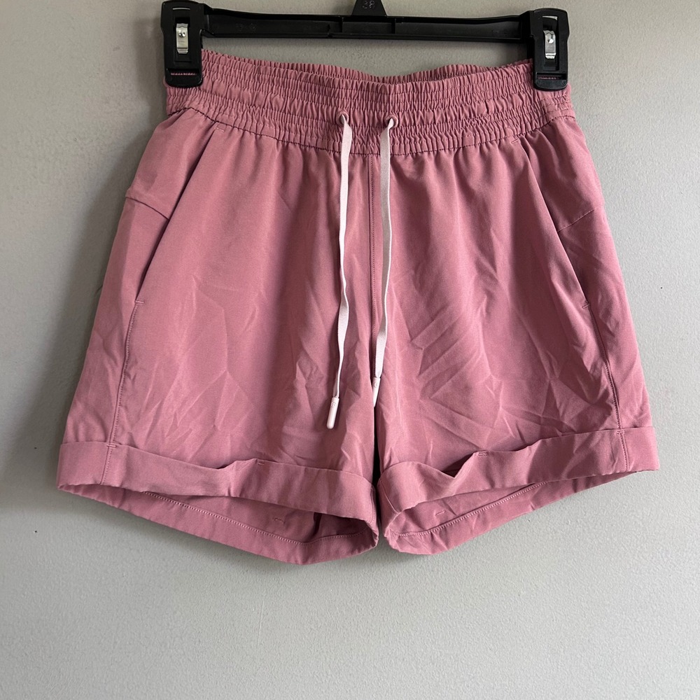 Lululemon Spring Break Away Shorts Pink Size 2 Smocked Waist Cuffed Pockets